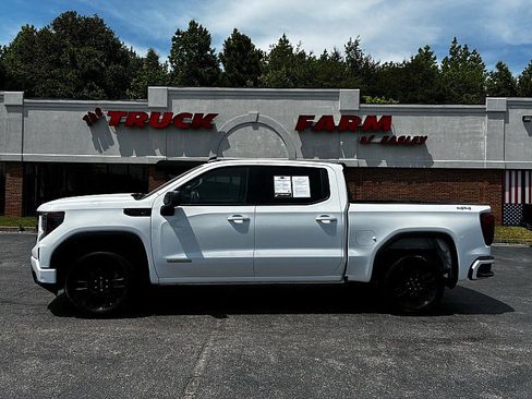 Used 2023 GMC Sierra 1500 Elevation AWD/4WD image 3