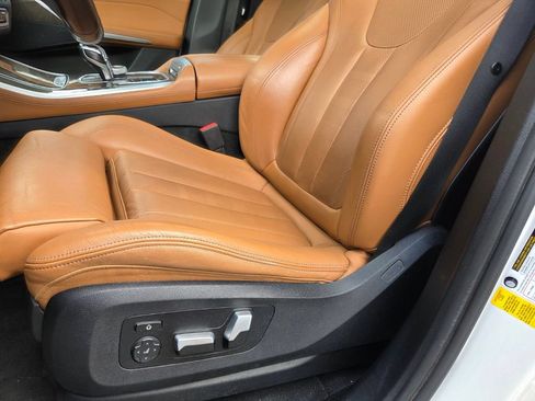 Used 2022 BMW X5 sDrive40i w/ M Sport Package RWD image 9