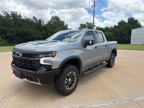 Used 2023 Chevrolet Silverado 1500 ZR2 w/ Technology Package AWD/4WD image 1