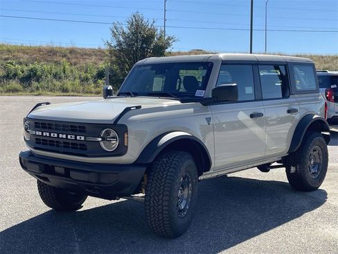 New 2025 Ford Bronco 4-Door w/ Sasquatch Package image 7