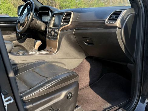 Used 2016 Jeep Grand Cherokee Overland image 23