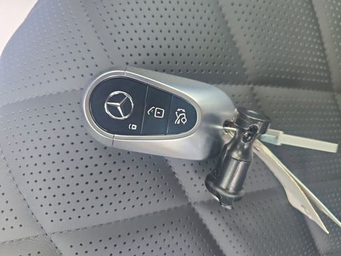 New 2026 Mercedes-Benz S 580e 4MATIC Sedan image 29