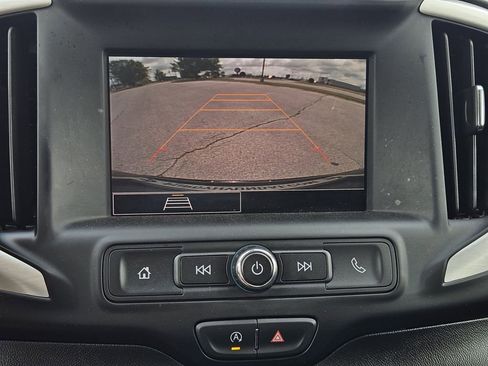 Used 2024 GMC Terrain SLE FWD image 15