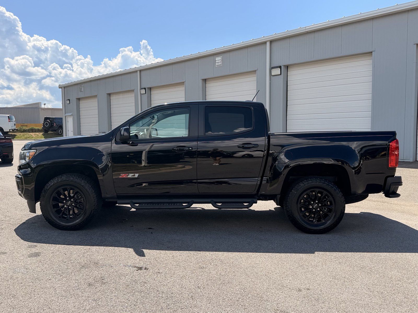 Used 2021 Chevrolet Colorado Z71 w/ Z71 Midnight Edition AWD/4WD image 9
