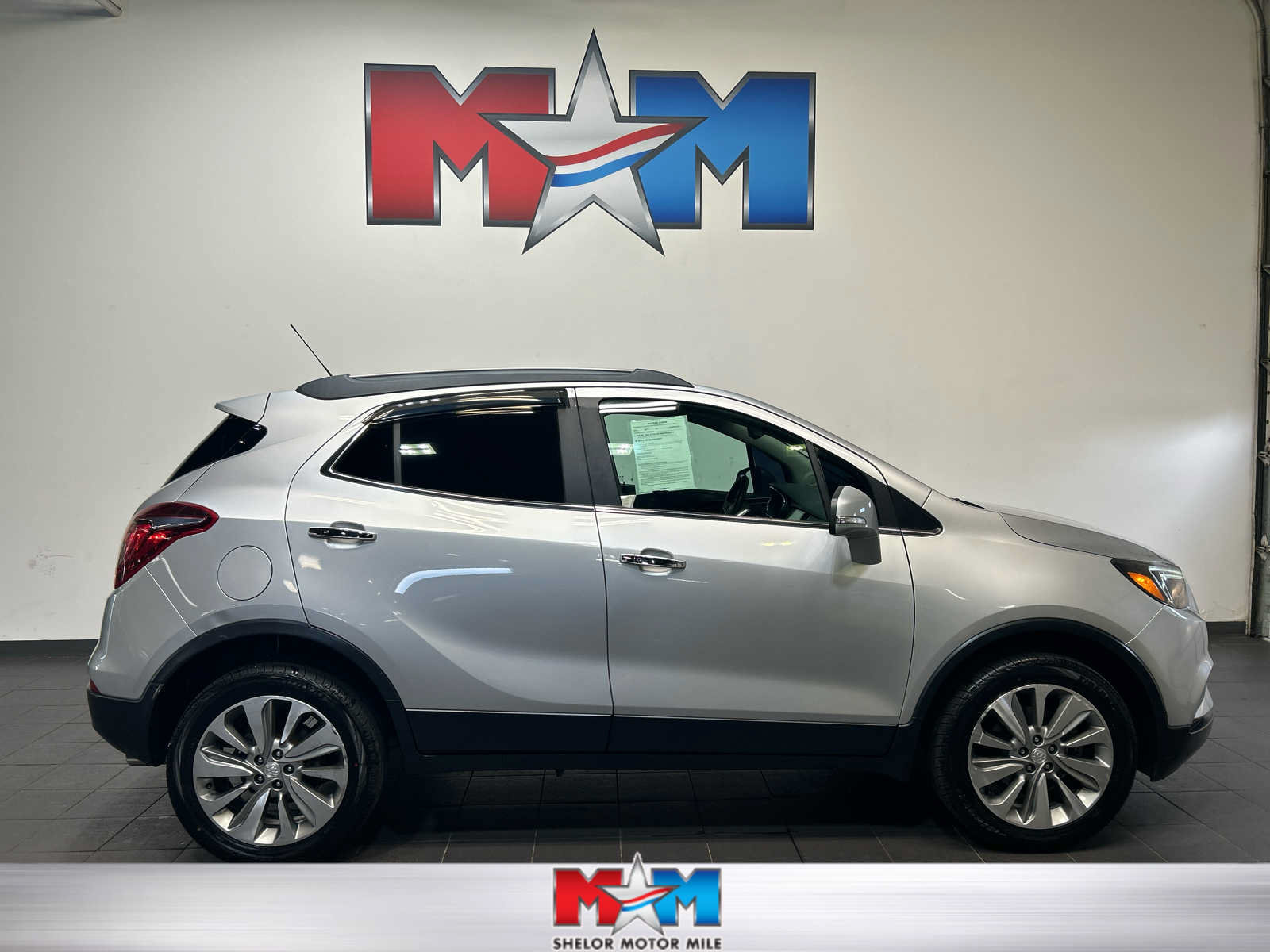 Used 2017 Buick Encore Preferred AWD/4WD image 1