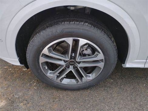 New 2025 Audi Q5 Premium image 25
