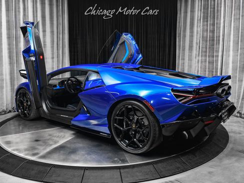 Used 2025 Lamborghini Revuelto image 31