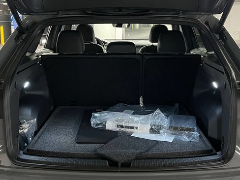 New 2026 Volkswagen Atlas Cross Sport SEL AWD/4WD image 39