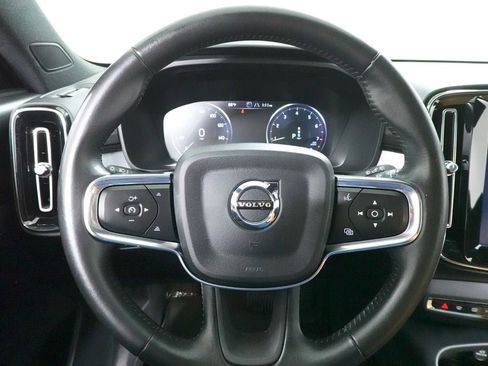 Used 2019 Volvo XC40 T5 Momentum AWD/4WD image 12