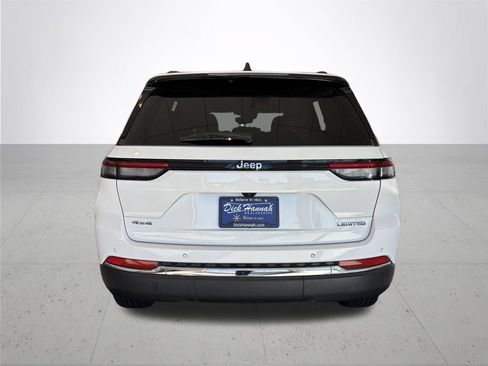 Used 2023 Jeep Grand Cherokee Limited w/ Trailer Tow Prep Group (B) AWD/4WD image 8