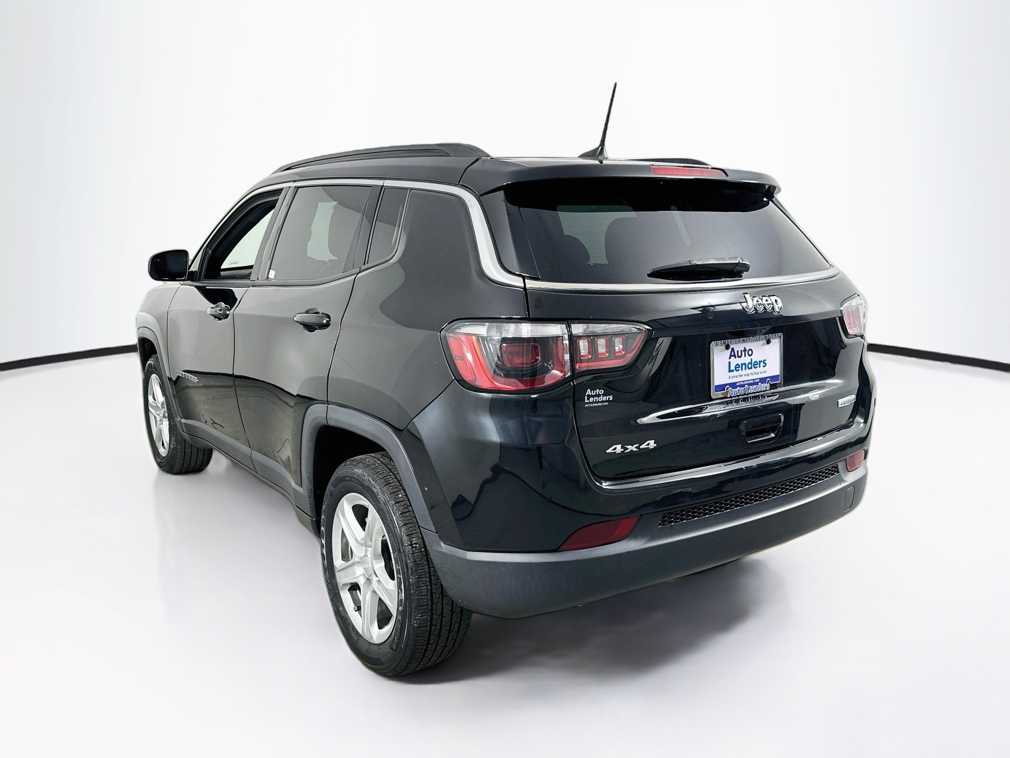 Used 2023 Jeep Compass Latitude AWD/4WD image 7