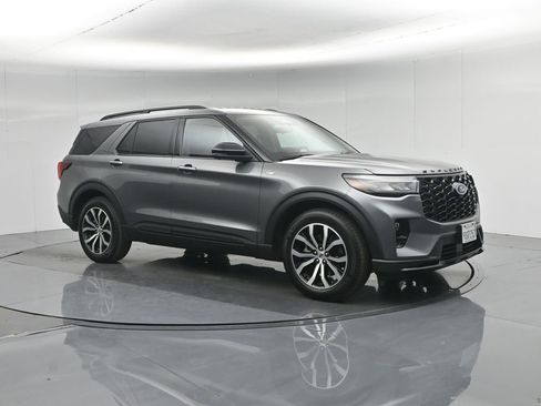 Used 2025 Ford Explorer ST-Line RWD image 31