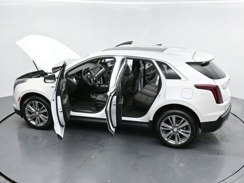 Certified 2024 Cadillac XT5 Premium Luxury w/ LPO, Floor Liner Package image 39