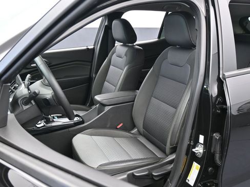 Used 2025 Chevrolet Trax LT w/ Driver Confidence Package image 10