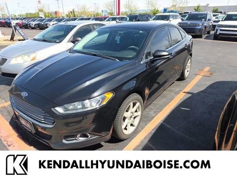 Used 2015 Ford Fusion SE FWD image 1