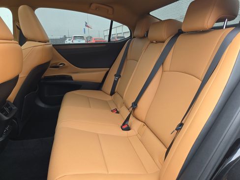Used 2024 Lexus ES 350 w/ Premium Package image 27