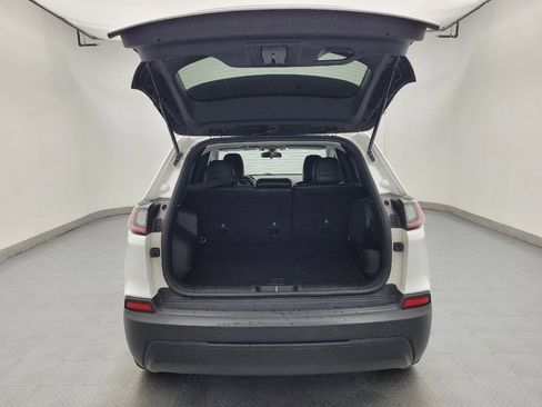 Used 2019 Jeep Cherokee Latitude Plus image 29