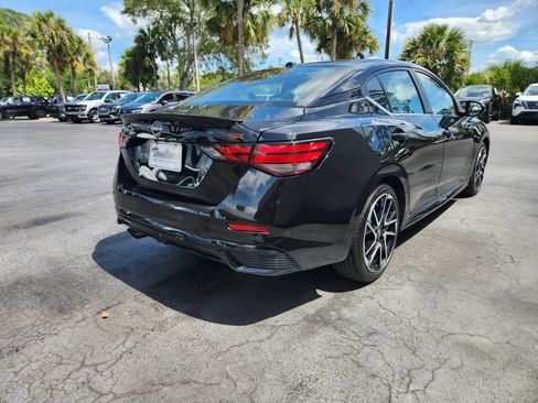 Used 2025 Nissan Sentra SR FWD image 5
