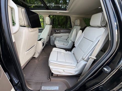 Used 2021 GMC Yukon Denali w/ Denali Ultimate Package AWD/4WD image 53
