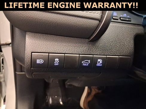 Used 2024 Toyota Camry SE image 18