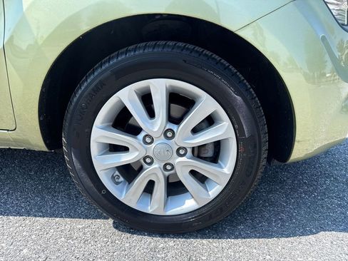 Used 2012 Kia Soul + w/ Audio Pkg image 28