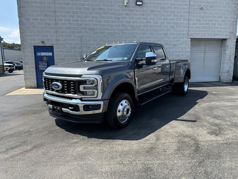 Used 2024 Ford F450 Lariat w/ Lariat Ultimate Package AWD/4WD image 2