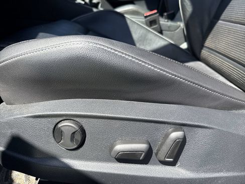 Used 2019 Volkswagen Golf R 4-Door AWD/4WD image 13