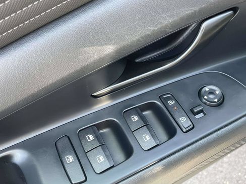 Used 2025 Hyundai Elantra Sport FWD image 14