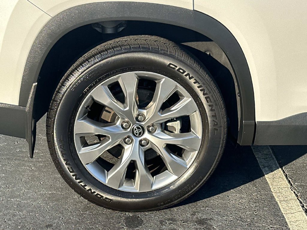 Used 2026 Toyota Grand Highlander FWD image 9