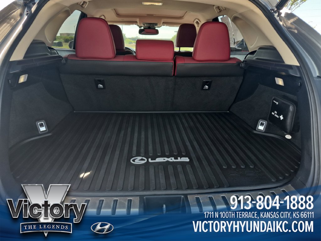 Used 2022 Lexus RX 350L Premium w/ Premium Package AWD/4WD image 23