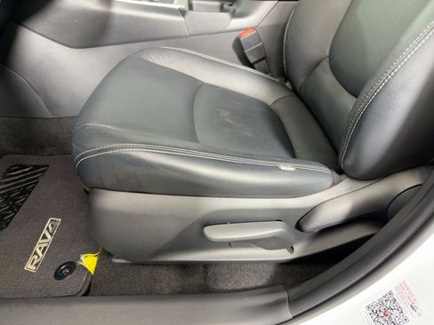 Used 2023 Toyota RAV4 LE image 10