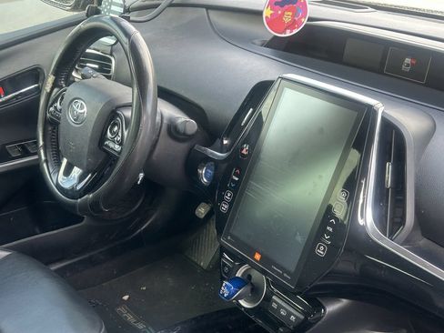 Used 2020 Toyota Prius Prime Limited w/ Carpet Mat Package FWD image 9