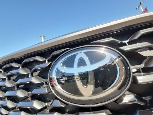 Used 2024 Toyota Corolla Cross XLE w/ Convenience Package FWD image 30