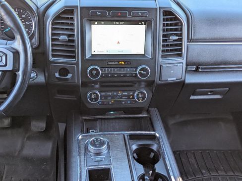Used 2018 Ford Expedition Limited image 17