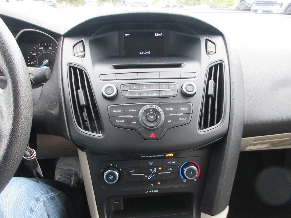 Used 2016 Ford Focus SE FWD image 29
