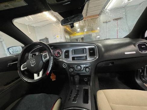Used 2014 Dodge Charger SE image 31