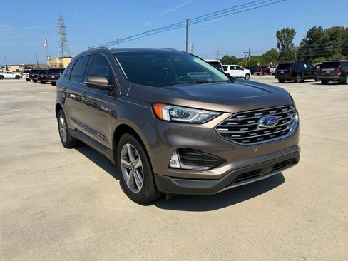 Used 2019 Ford Edge SEL w/ Equipment Group 201A AWD/4WD image 4
