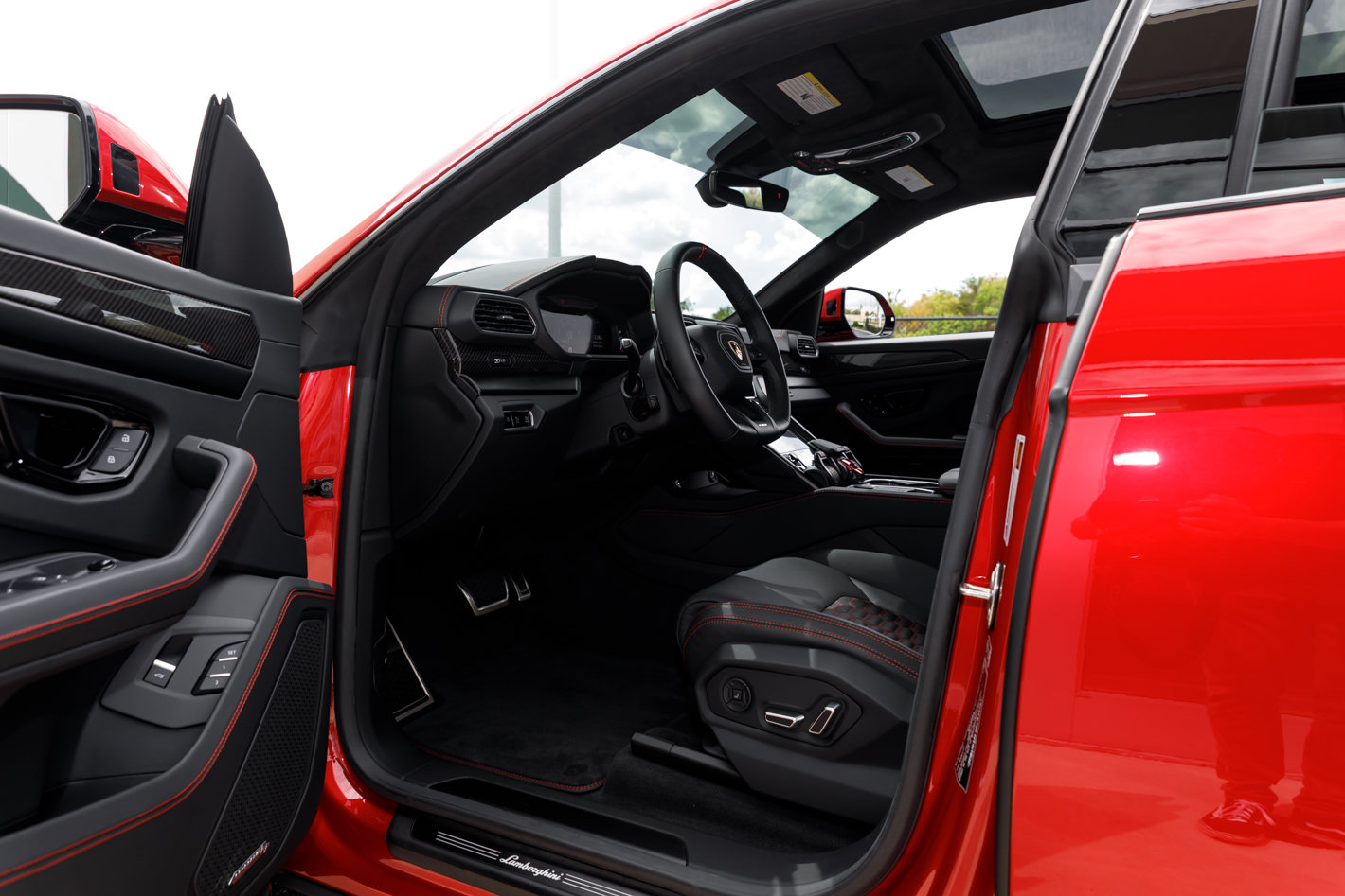 Used 2024 Lamborghini Urus S AWD/4WD image 29