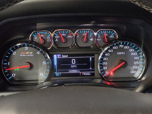 Used 2018 Chevrolet Silverado 1500 LT w/ Texas Edition image 23