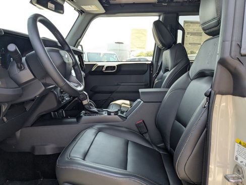 New 2025 Ford Bronco Badlands image 14