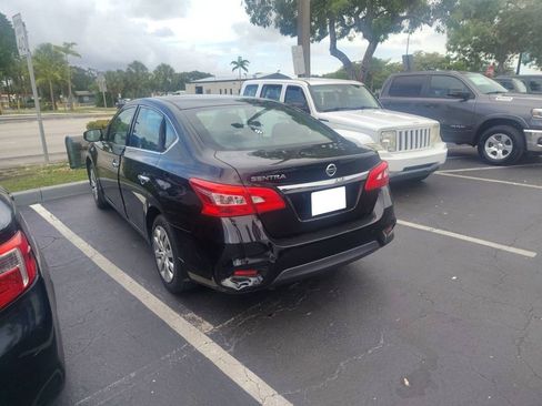 Used 2016 Nissan Sentra S FWD image 4