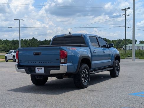 Used 2019 Toyota Tacoma TRD Off-Road AWD/4WD image 5