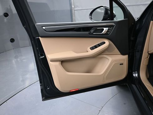 New 2026 Porsche Macan AWD/4WD image 15