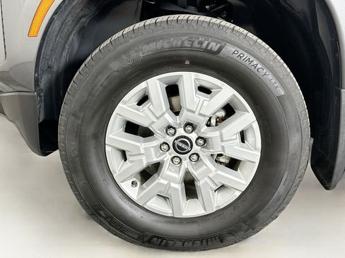 Used 2024 Nissan Frontier SV w/ SV Convenience Package AWD/4WD image 11