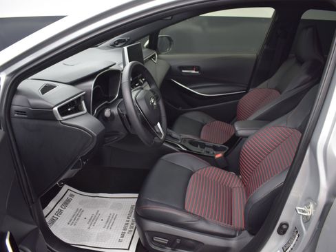 Used 2025 Toyota Corolla XSE FWD image 13