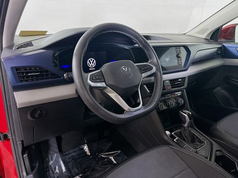 Used 2023 Volkswagen Taos SE w/ Panoramic Sunroof Package AWD/4WD image 9