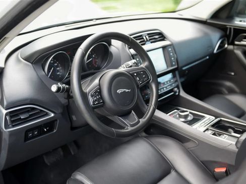 Used 2018 Jaguar F-PACE Premium AWD/4WD image 48