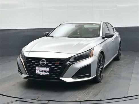 Used 2023 Nissan Altima 2.5 SR image 8