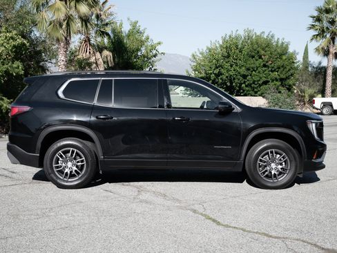 Used 2025 GMC Acadia Elevation image 22