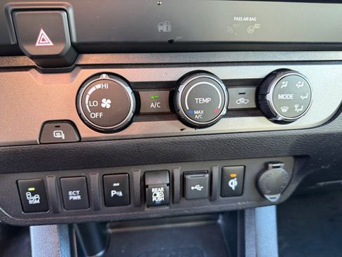 Certified 2020 Toyota Tacoma TRD Sport image 17